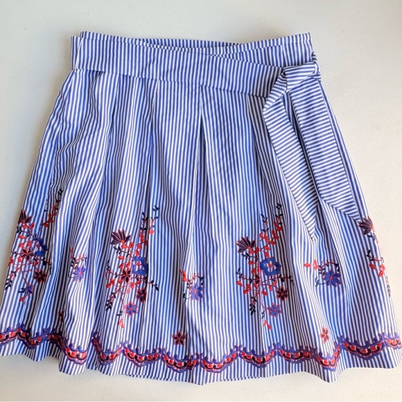 Nine West Dresses & Skirts - Nine West Blue White Striped & Floral Embroidered Skirt Size 6 Tie Waist A-Line